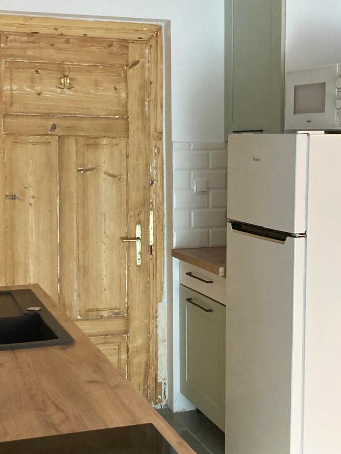 Gospodarstwo przy drodze. Czchow Zewnętrze zdjęcie