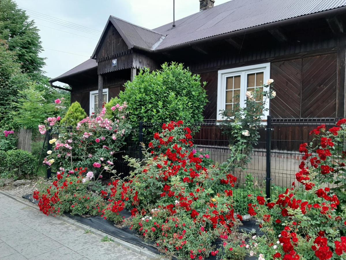 Gospodarstwo przy drodze. Czchow Zewnętrze zdjęcie